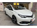 toyota-auris-break-18-136h-small-0