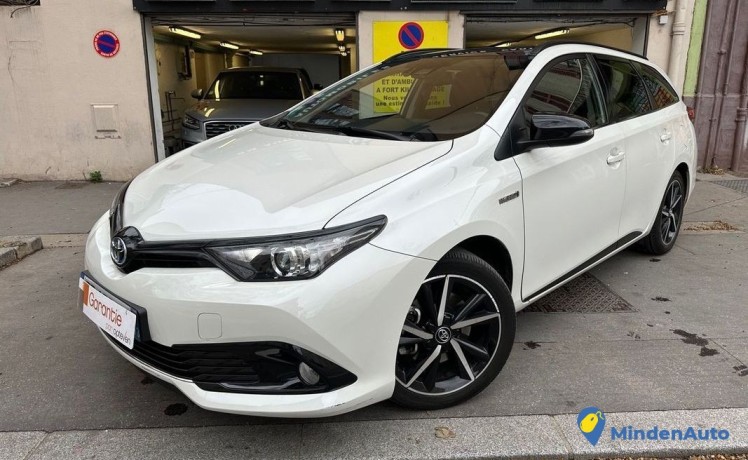 toyota-auris-break-18-136h-big-4