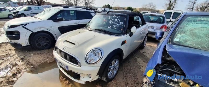 mini-cooper-r57-accidentee-big-0