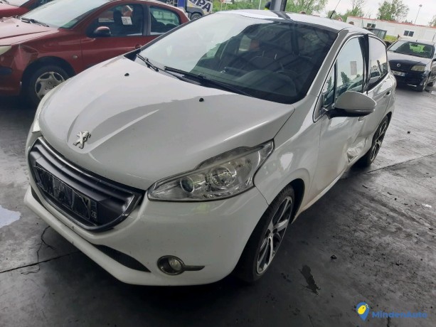 peugeot-208-16-e-hdi-115-feline-ref-322430-big-2