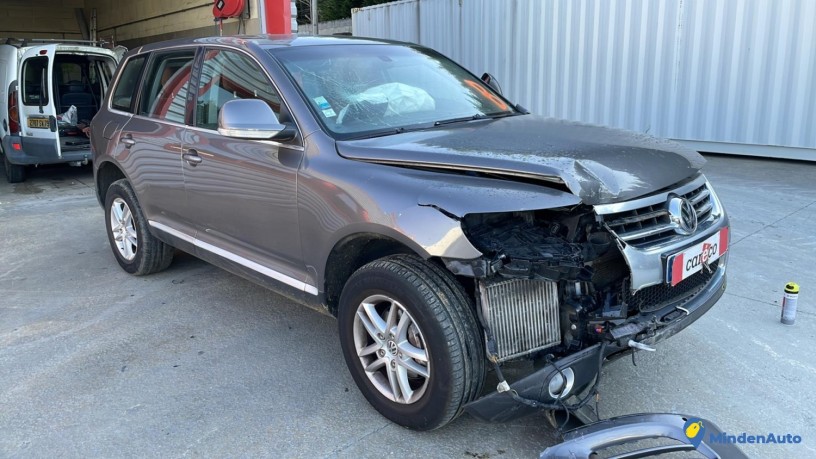 volkswagen-touareg-30tdi-v6-4x4-240-np-11387015-big-3