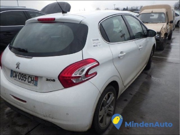 peugeot-208-allure-12-81cv-60kw-big-3