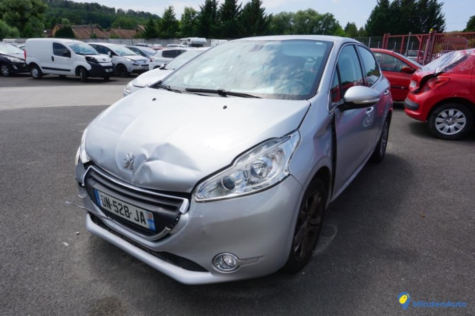 peugeot-208-12vti-12v-82-allure-edition-lp-80820-big-3