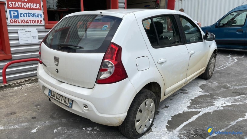 dacia-sandero-1-reference-du-vehicule-11774096-big-1