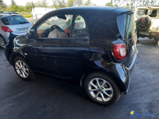 smart-fortwo-coupe-10i-business-ref-327376-big-0