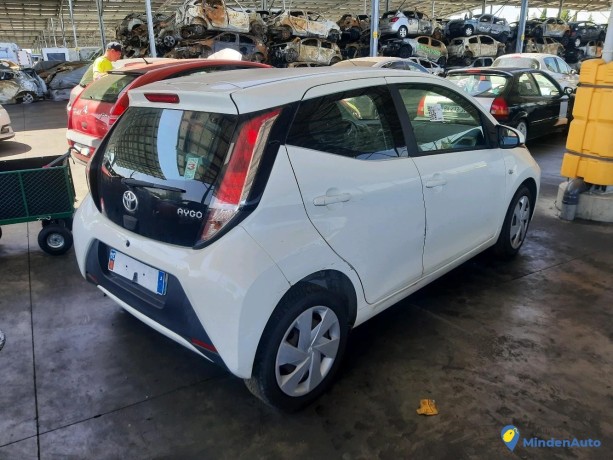 toyota-aygo-ii-10-vvti-69-ref-326971-big-1