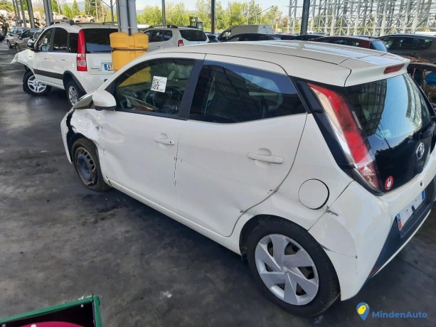 toyota-aygo-ii-10-vvti-69-ref-326971-big-3