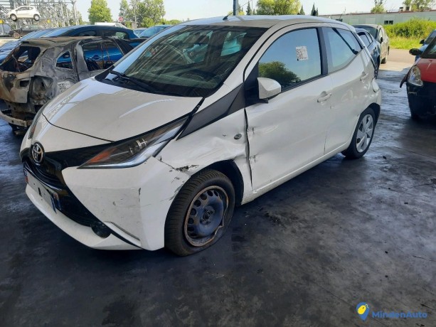 toyota-aygo-ii-10-vvti-69-ref-326971-big-2