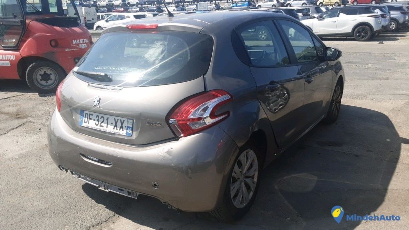 peugeot-208-df-321-xx-big-3