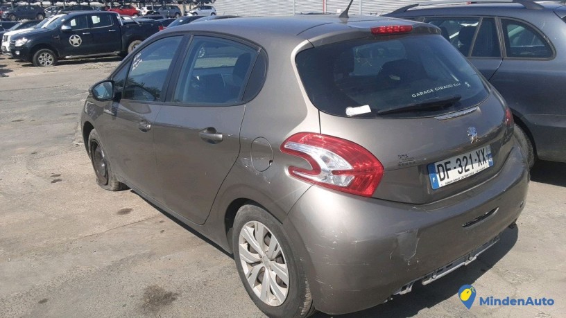 peugeot-208-df-321-xx-big-1