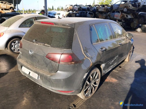 volkswagen-golf-vii-14-tsi-125-ref-328139-big-3