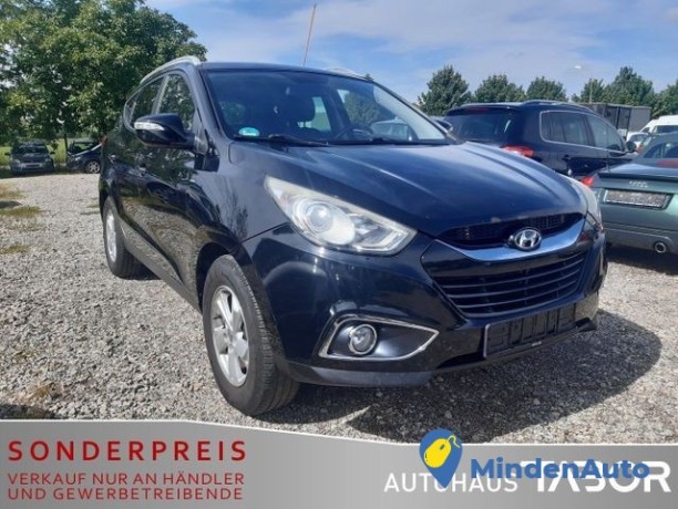 hyundai-ix35-20-crdi-style-awd-smart-key-shz-gra-lm-kli-100-kw-136-ps-big-2