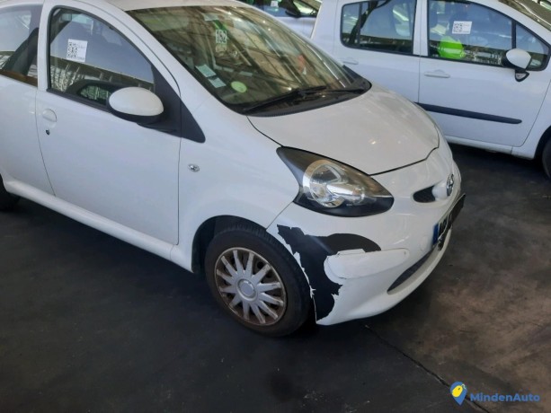 toyota-aygo-10-vvt-i-70-ref-329404-big-3