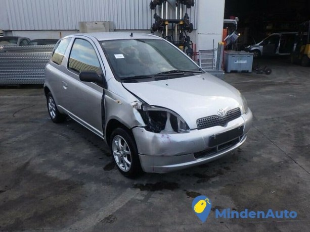 toyota-yaris-10-linea-terra-big-3