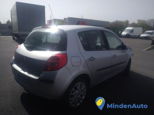 renault-clio-iii-15l-dci-85-big-1