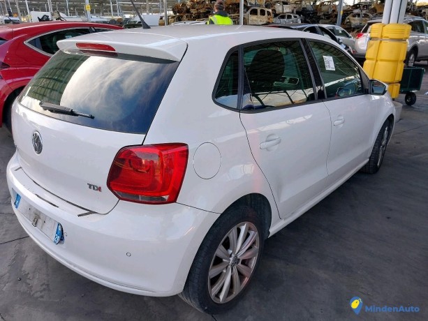 volkswagen-polo-v-6r-16-tdi-105-sportline-ref-335442-big-3