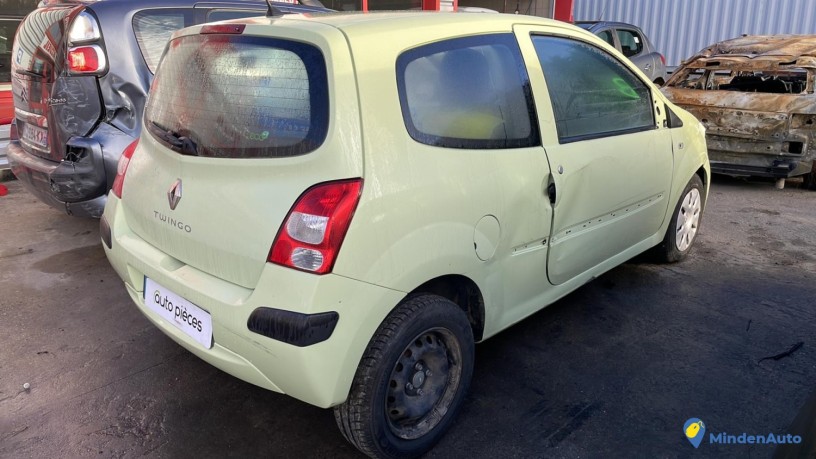 renault-twingo-2-phase-1-reference-12080451-big-3