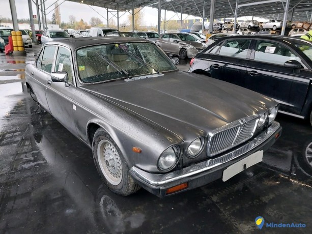 jaguar-xj-42-auto-sovereign-essence-335999-big-1