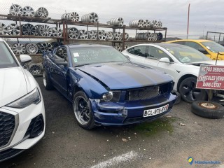 FORD Mustang GT 4.6 V8 305