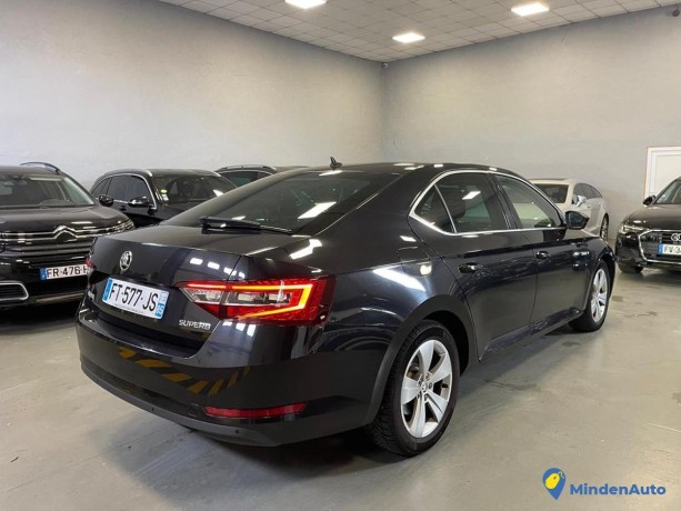 skoda-superb-20tdi-150cv-business-de-2020-big-3