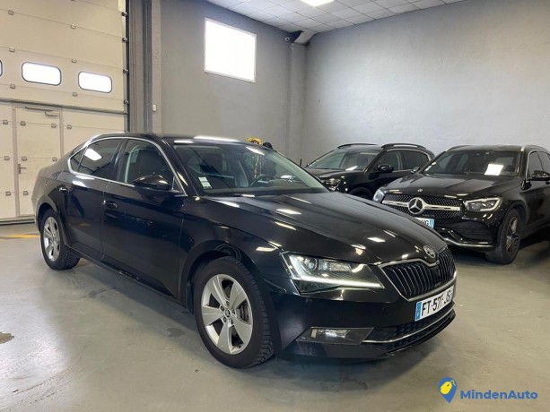 skoda-superb-20tdi-150cv-business-de-2020-big-2