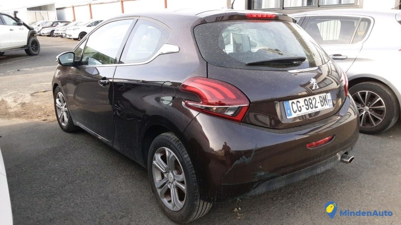 peugeot-208-cg-982-bm-big-1