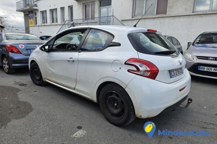 peugeot-208-12-e-vti-82cv-bvm5-active-ref-62961-big-1