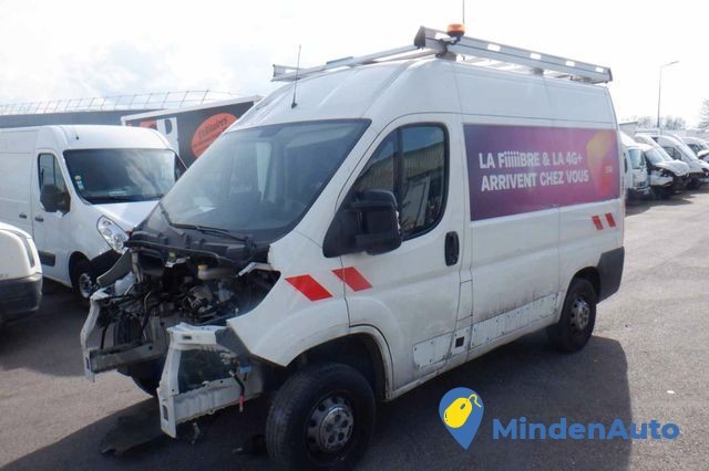 peugeot-boxer-20-bluehdi-130-ch-l1h2-premium-big-3