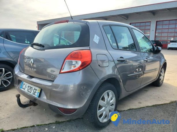 renault-clio-expression-15-dci-75-eco2-big-2