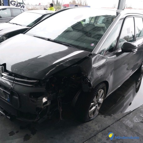 citroen-c4-ii-gd-picasso-12-puretech-essence-big-2