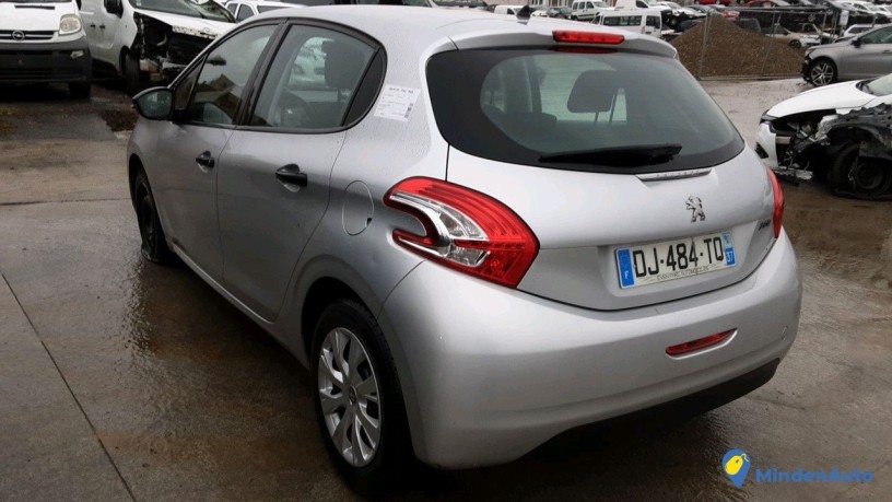 peugeot-208-dj-484-tq-big-1