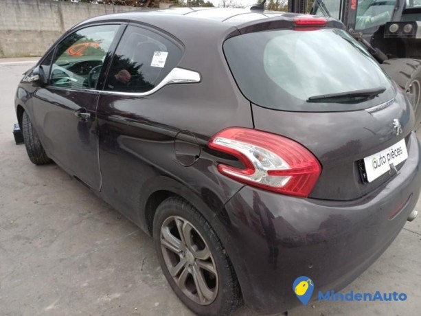 peugeot-208-1-phase-1-big-3