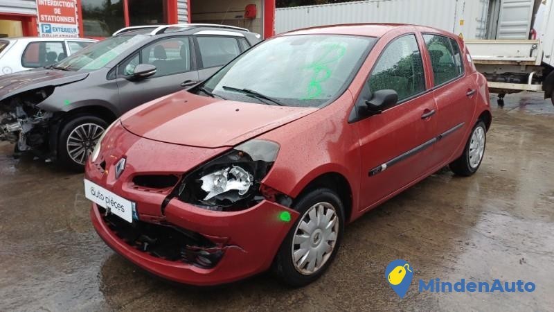 renault-clio-3-phase-1-12381357-big-2