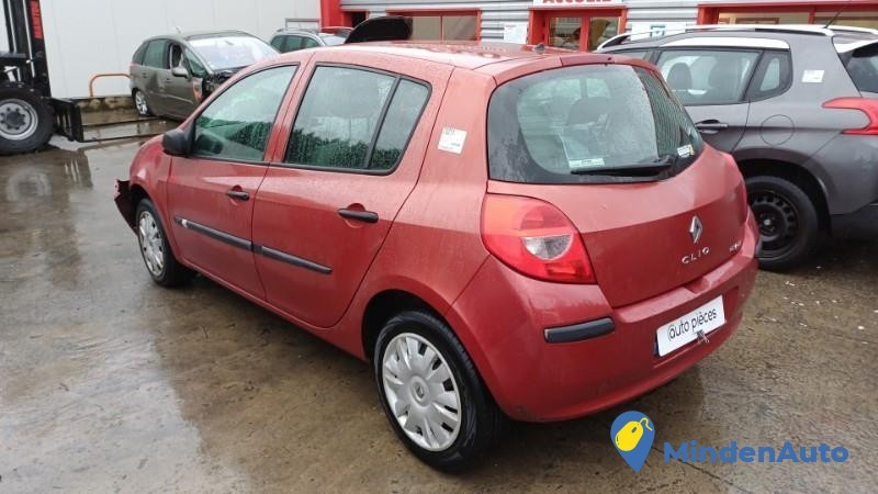 renault-clio-3-phase-1-12381357-big-3