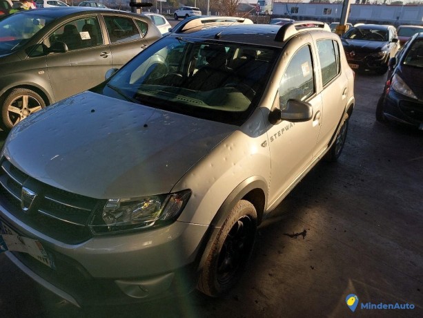 dacia-sandero-ii-stepway-09-tce-90-essence-big-0