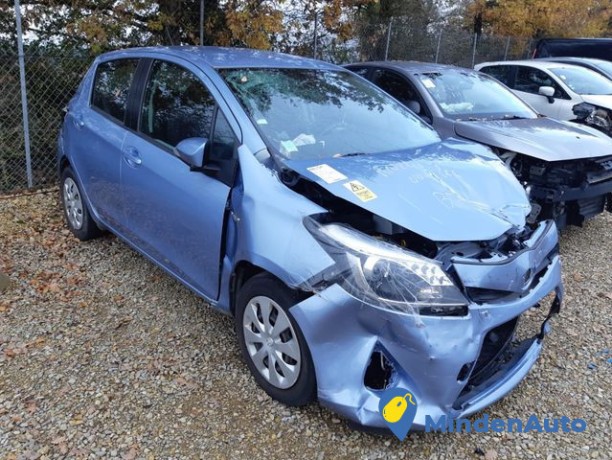 toyota-yaris-15-100-hybride-cy102-big-3