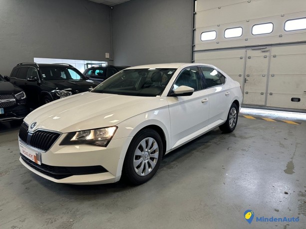 skoda-superb-16tdi-120cv-de-2016-big-0