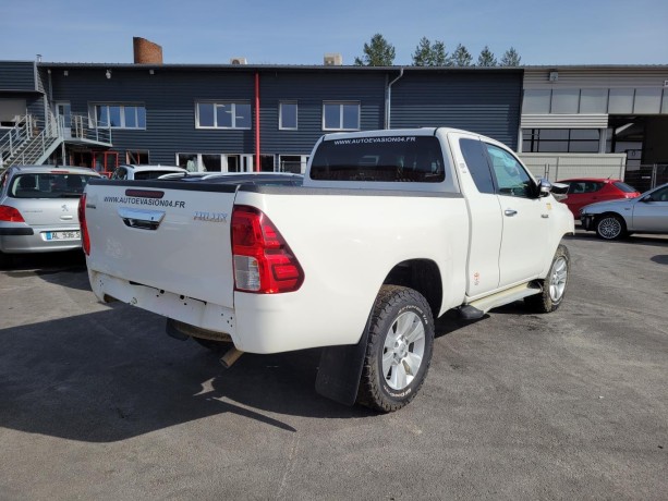 toyota-hilux-5-big-2