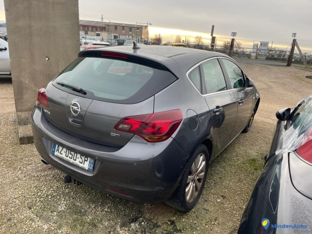 opel-astra-20-cdti-160-big-3