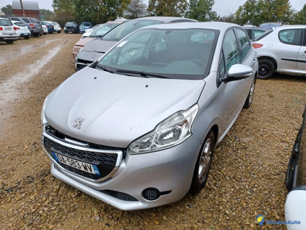 peugeot-208-16-e-hdi-92-big-0