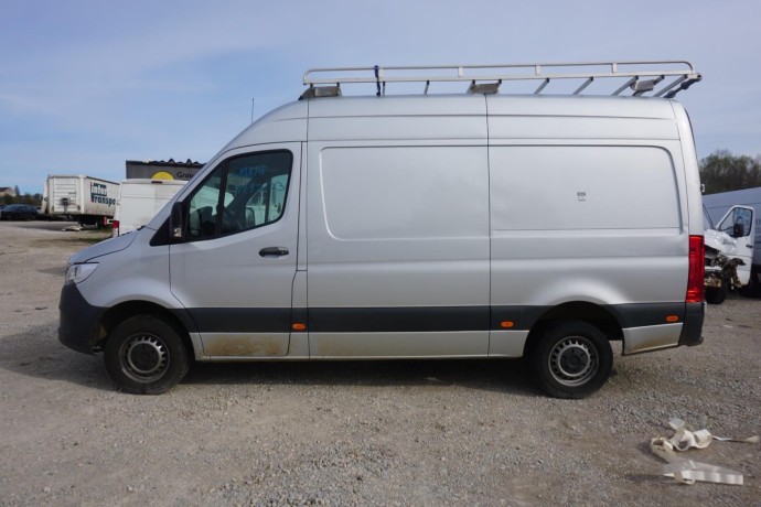 mercedes-sprinter-3-big-12