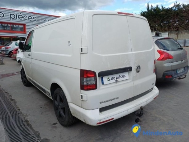 volkswagen-transporter-5-phase-2-big-2