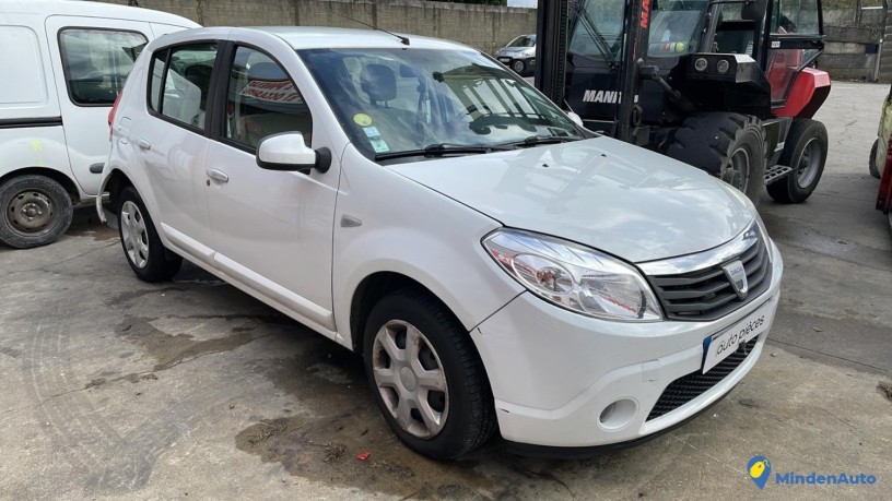 dacia-sandero-1-12138887-big-0