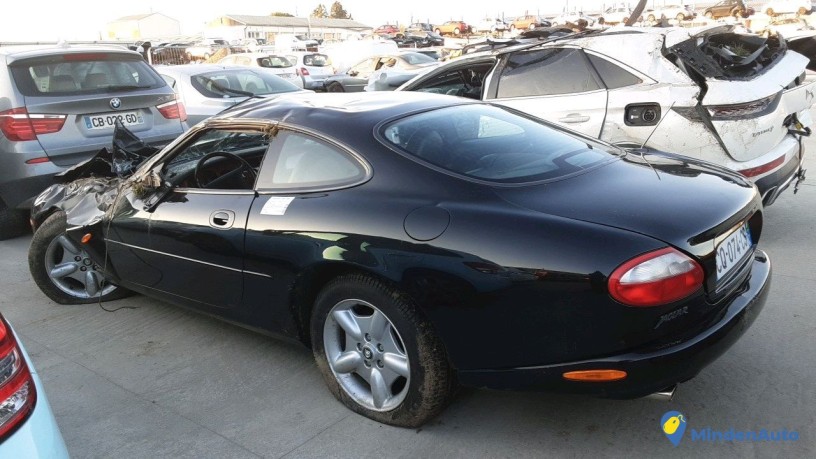 jaguar-xk8-coupe-cq-074-cs-big-1