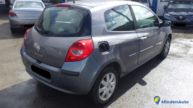 renault-clio-iii-15-dci-phase-1-big-3