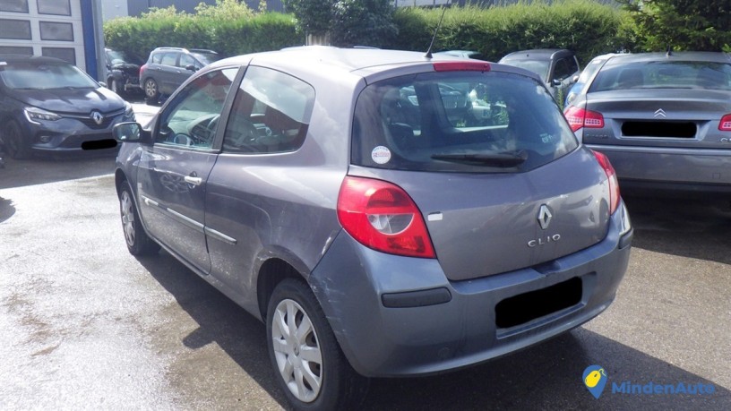 renault-clio-iii-15-dci-phase-1-big-1