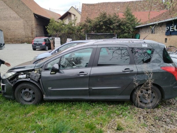 peugeot-308-1-sw-big-2