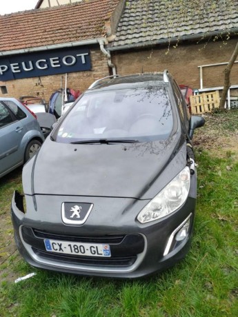 peugeot-308-1-sw-big-4