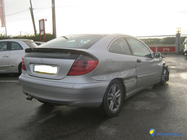 mercedes-benz-classe-c-coupe-c220-cdi-143-cv-big-2