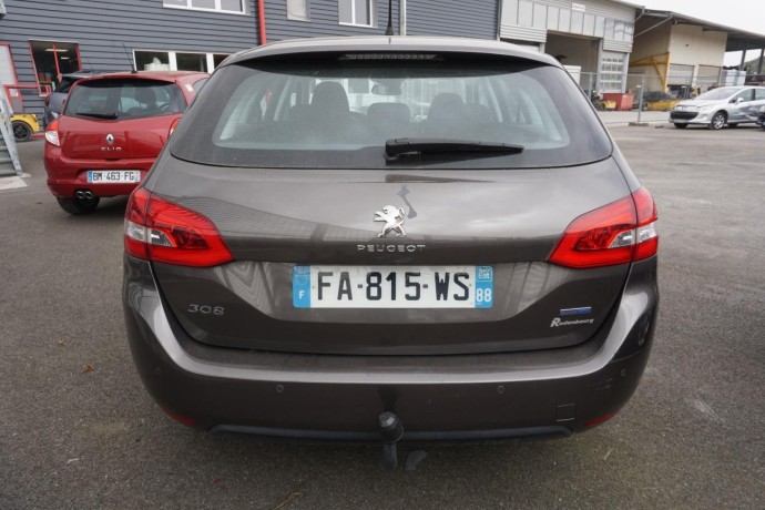 peugeot-308-2-sw-big-9